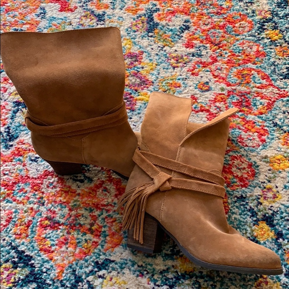 Light brown suede booties